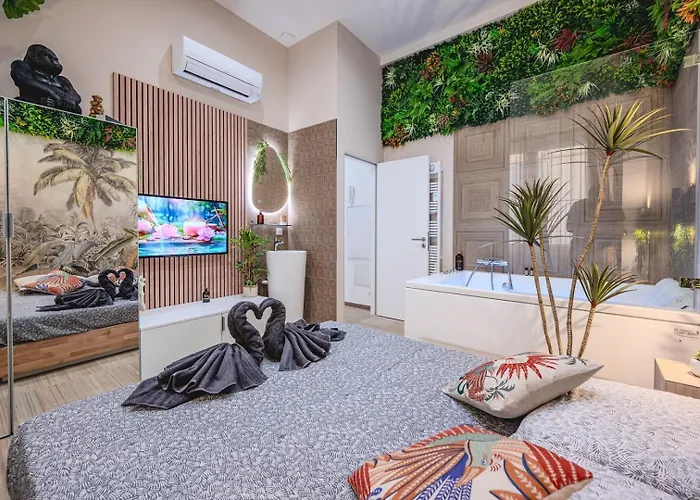 Little Bangkok - Luxury Spa Apartment