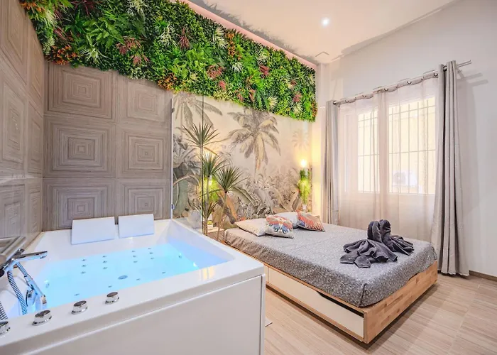 Little Bangkok - Luxury Spa Apartment